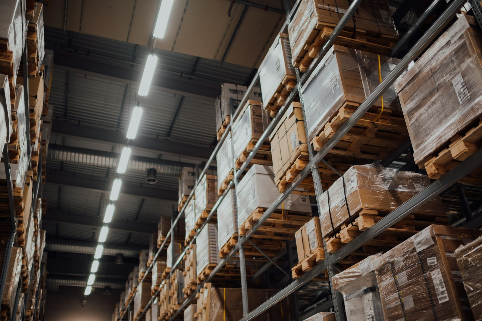 Organized inventory management warehouse system - Warsi Digital Finance