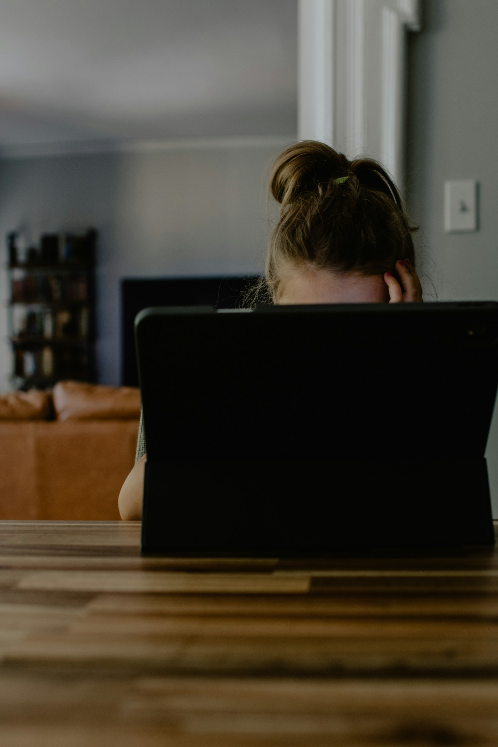 Online store losing sales challenge - frustrated shopper - Warsi Digital Finance